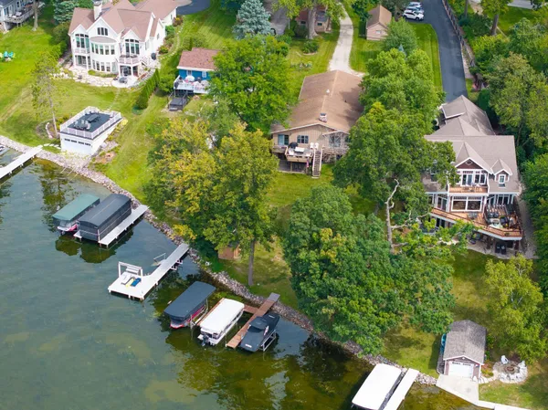 $4,700 | N64W35061 Rd J, Oconomowoc, WI 53066