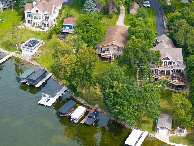 $6,000 | N64W35061 Rd J, Oconomowoc, WI 53066