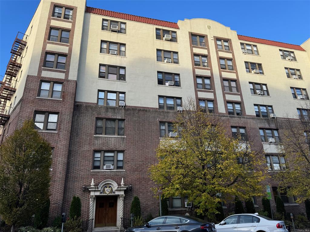 42 Pondfield Road, Unit 6C Bronxville, NY 10708 - Photo 1 of 21 View of property