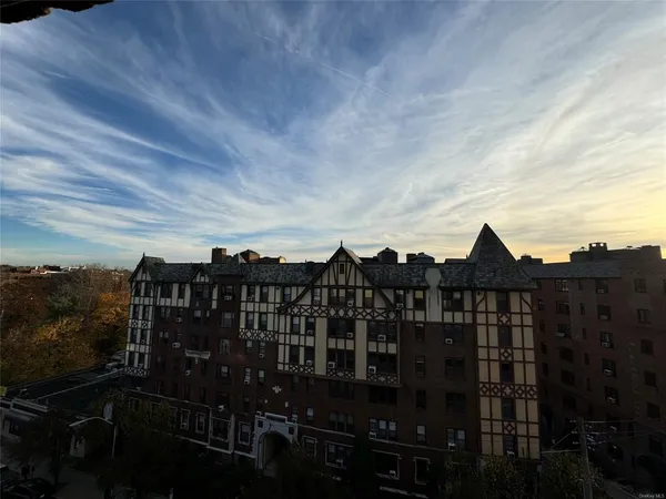 $358,000 | 42 Pondfield Road, Unit 6C, Bronxville, NY 10708