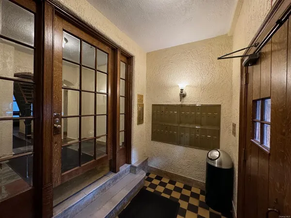 $358,000 | 42 Pondfield Road, Unit 6C, Bronxville, NY 10708