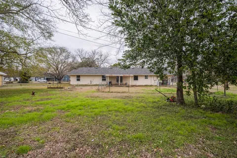$277,000 | 504 Marburger Street, Smithville, TX 78957