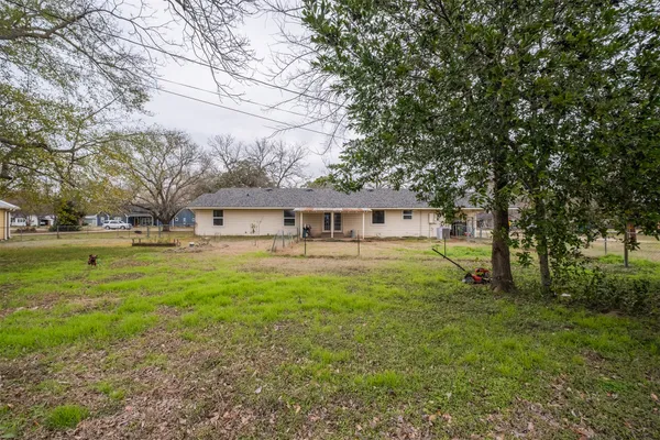 $277,000 | 504 Marburger Street, Smithville, TX 78957