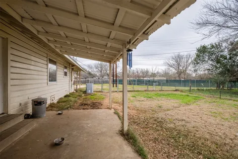 $277,000 | 504 Marburger Street, Smithville, TX 78957