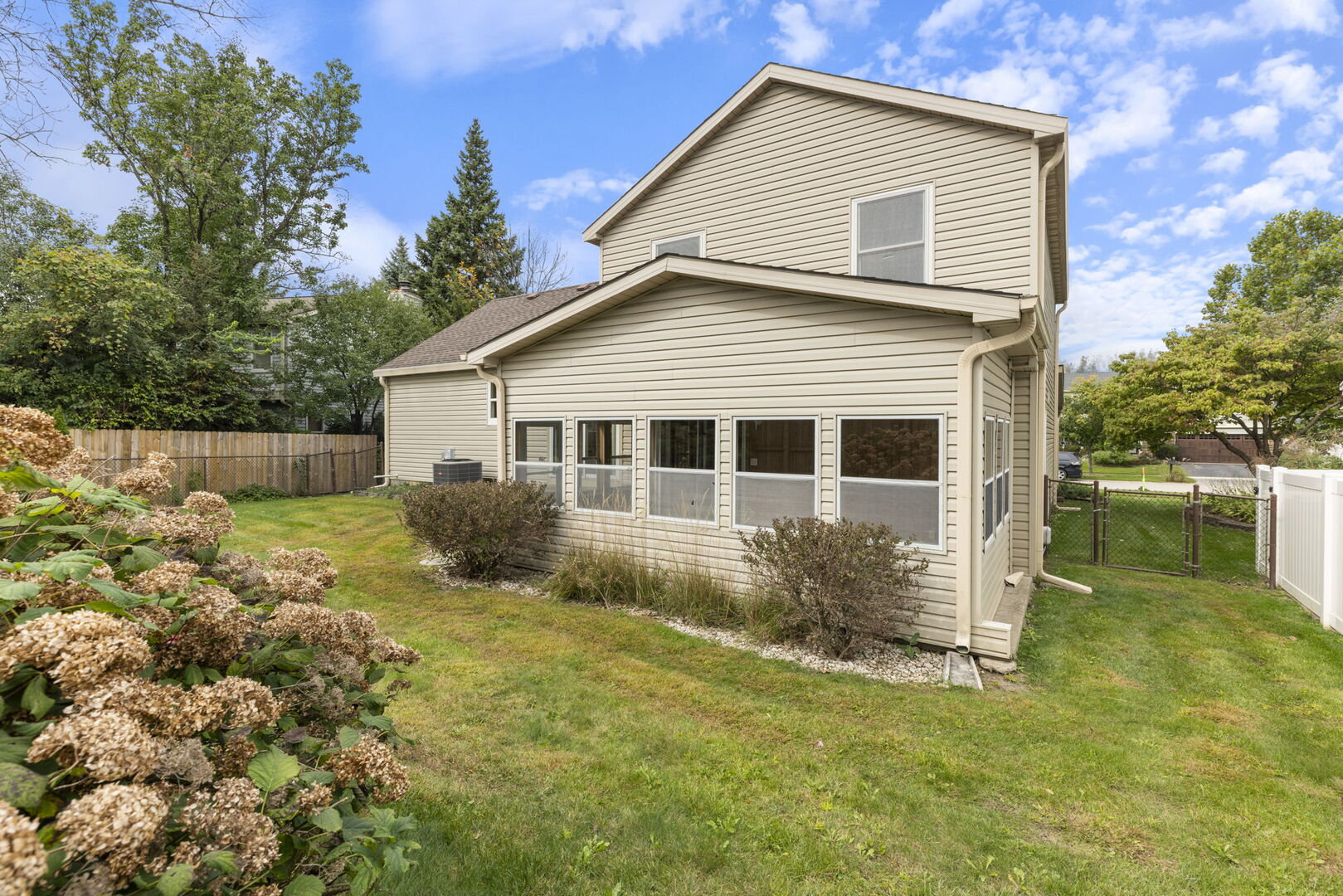 1941 Valley Road Lombard, IL 60148 - Photo 28 of 37 Gallery Image 28