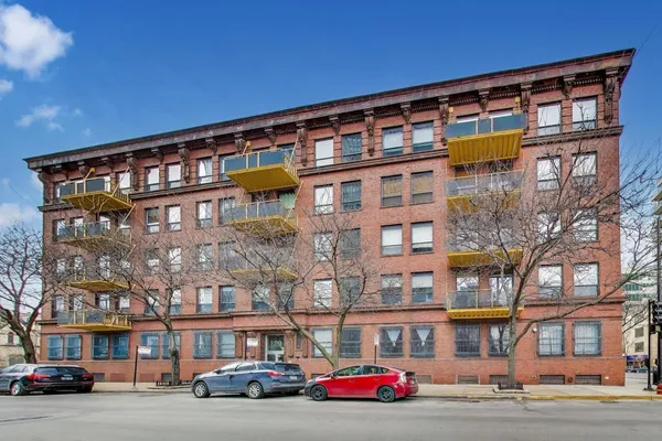 $285,000 | 1910 South Indiana Avenue, Unit 727, Chicago, IL 60616