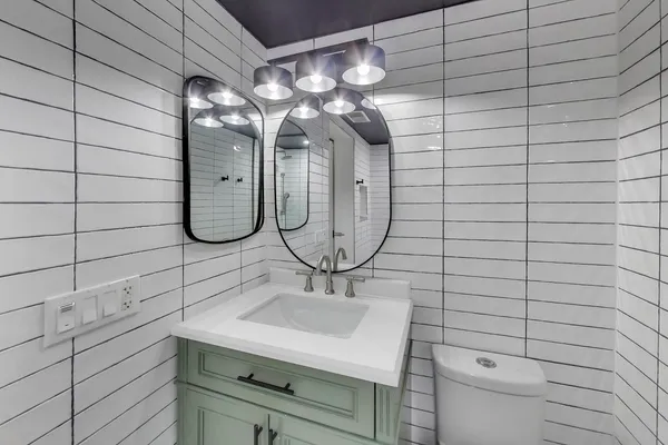 $285,000 | 1910 South Indiana Avenue, Unit 727, Chicago, IL 60616