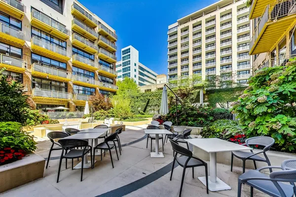 $285,000 | 1910 South Indiana Avenue, Unit 727, Chicago, IL 60616