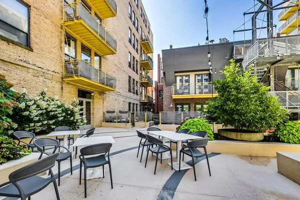 $285,000 | 1910 South Indiana Avenue, Unit 727, Chicago, IL 60616