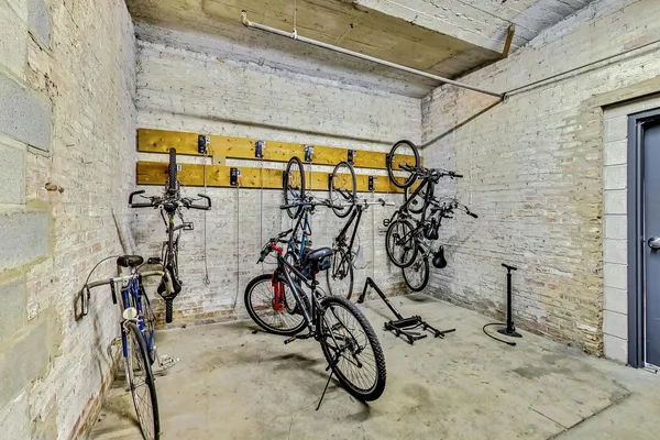 $285,000 | 1910 South Indiana Avenue, Unit 727, Chicago, IL 60616