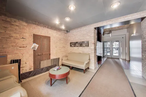 $285,000 | 1910 South Indiana Avenue, Unit 727, Chicago, IL 60616