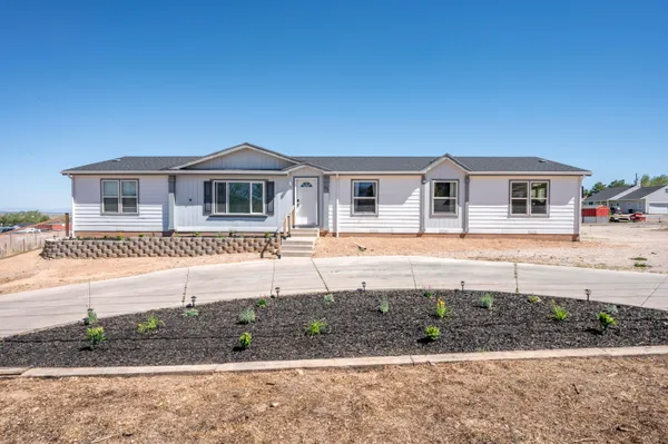 $415,900 | 1637 East Midvalley Road, Enoch, UT 84721