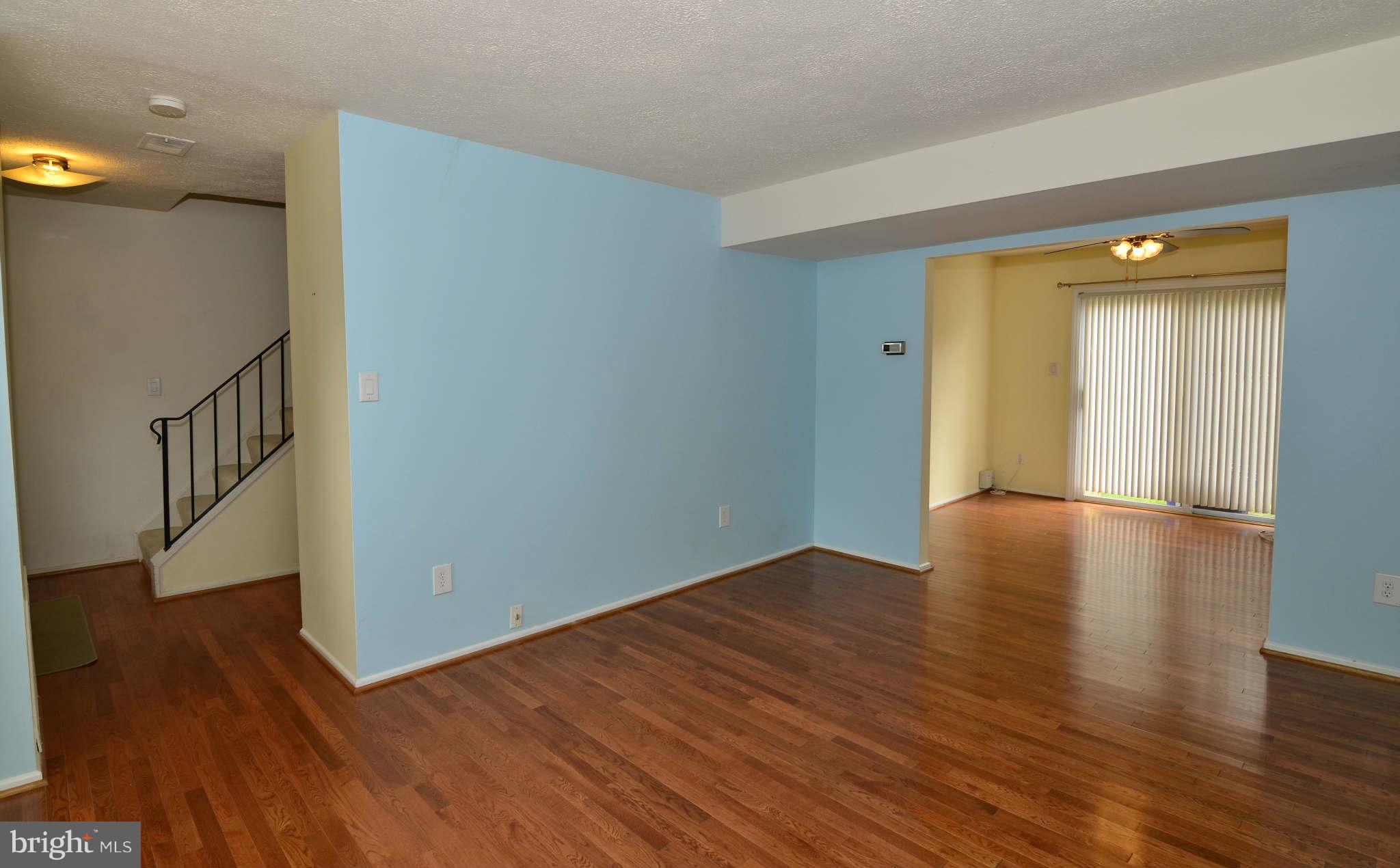 8451 Kitchener Drive Springfield, VA 22153 - Photo 8 of 26 Living Room