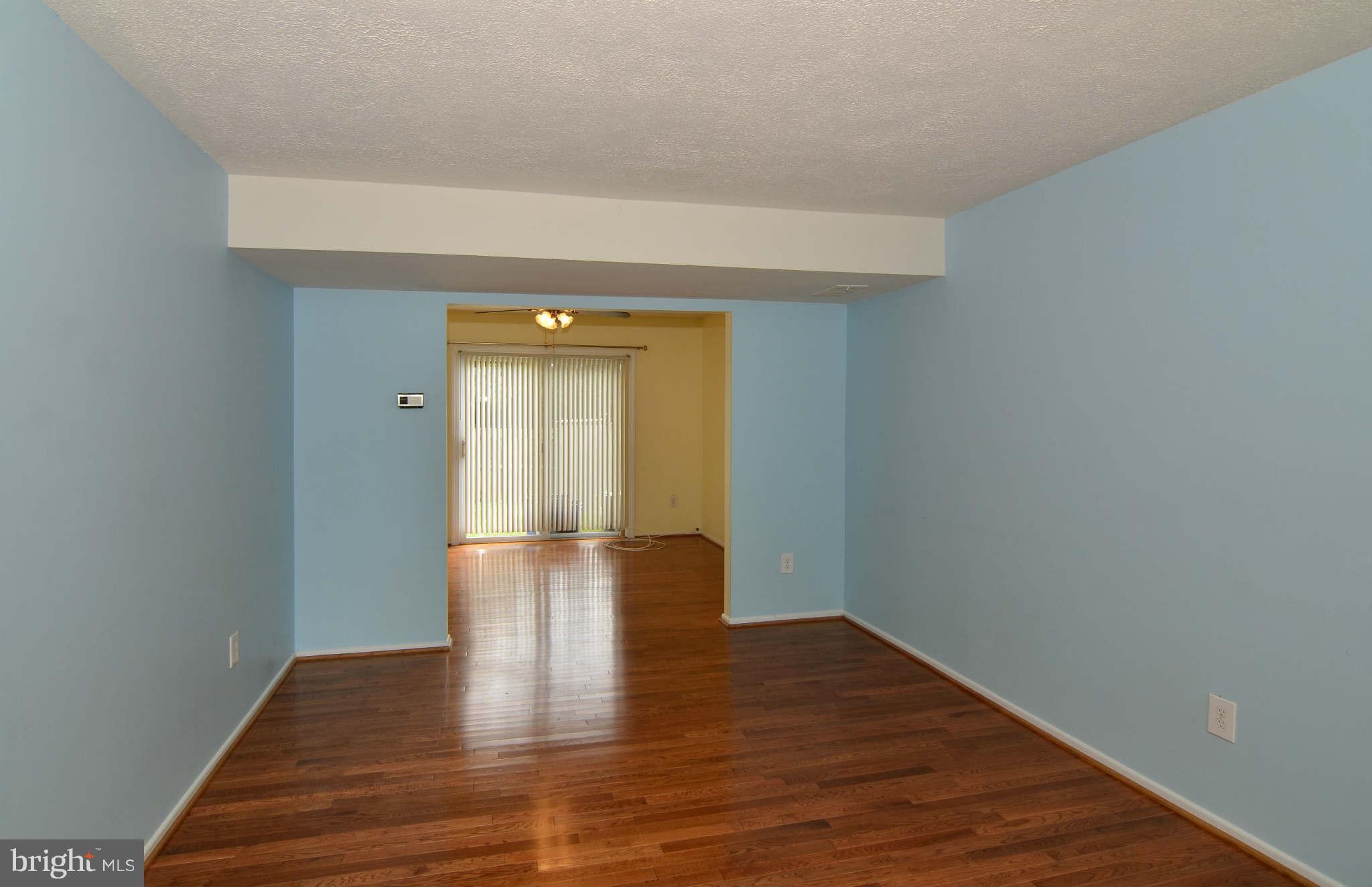 8451 Kitchener Drive Springfield, VA 22153 - Photo 9 of 26 Living Room