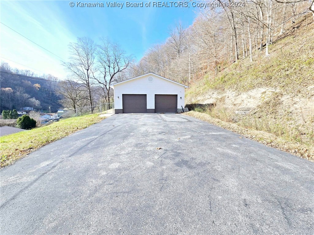24 Dans Branch Road Williamson, WV 25661 - Photo 3 of 36 Gallery Image 3