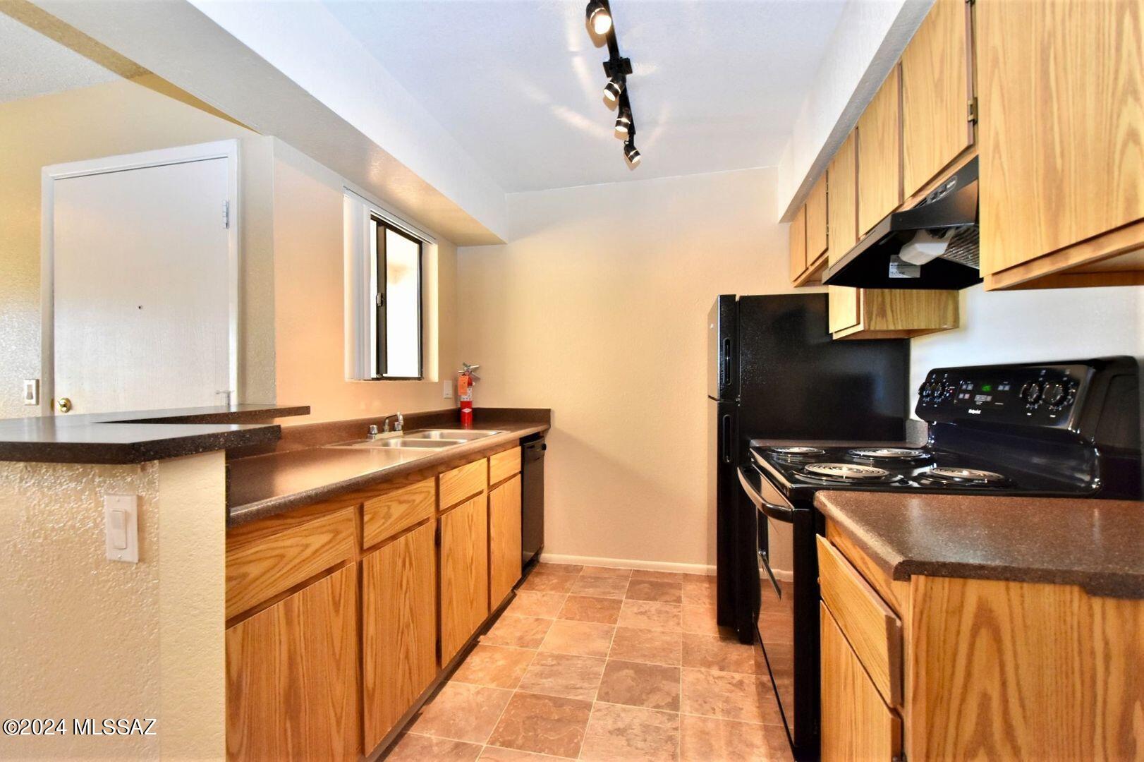 811 East Prince Road, Unit 121 Tucson, AZ 85719 - Photo 4 of 17