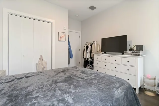 $3,350 | 90 Antwerp Street, Unit 205, Boston, MA 02135