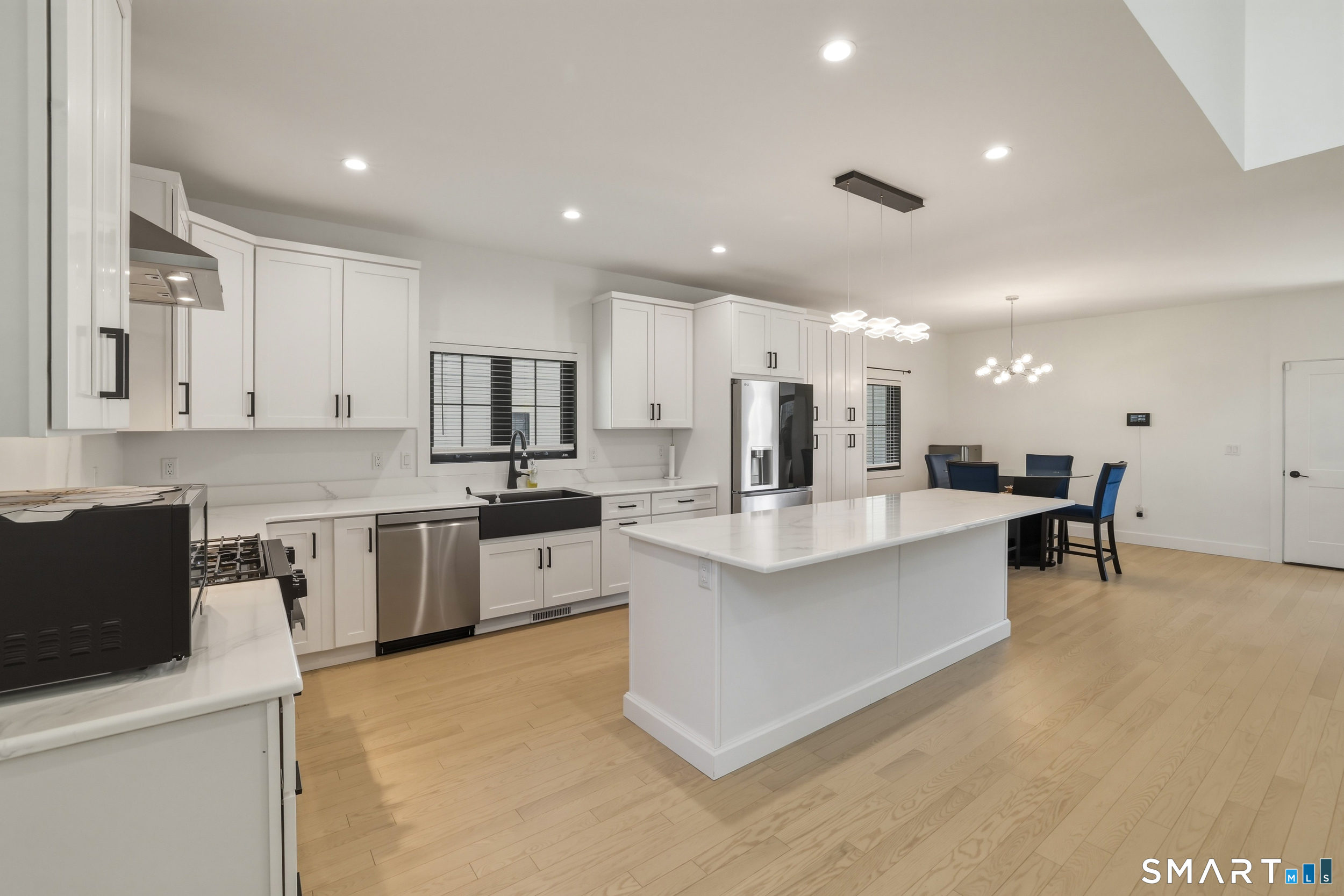 67 Luca Lane Wethersfield, CT 06109 - Photo 5 of 40