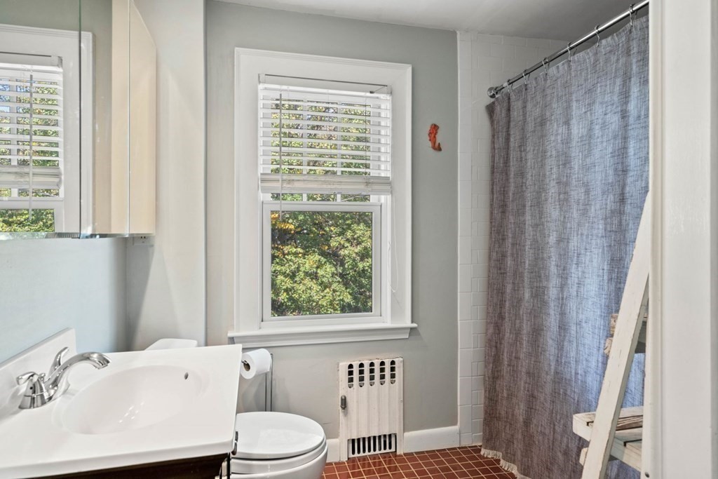 153 Butler Road Quincy, MA 02169 - Photo 23 of 40 Gallery Image 23