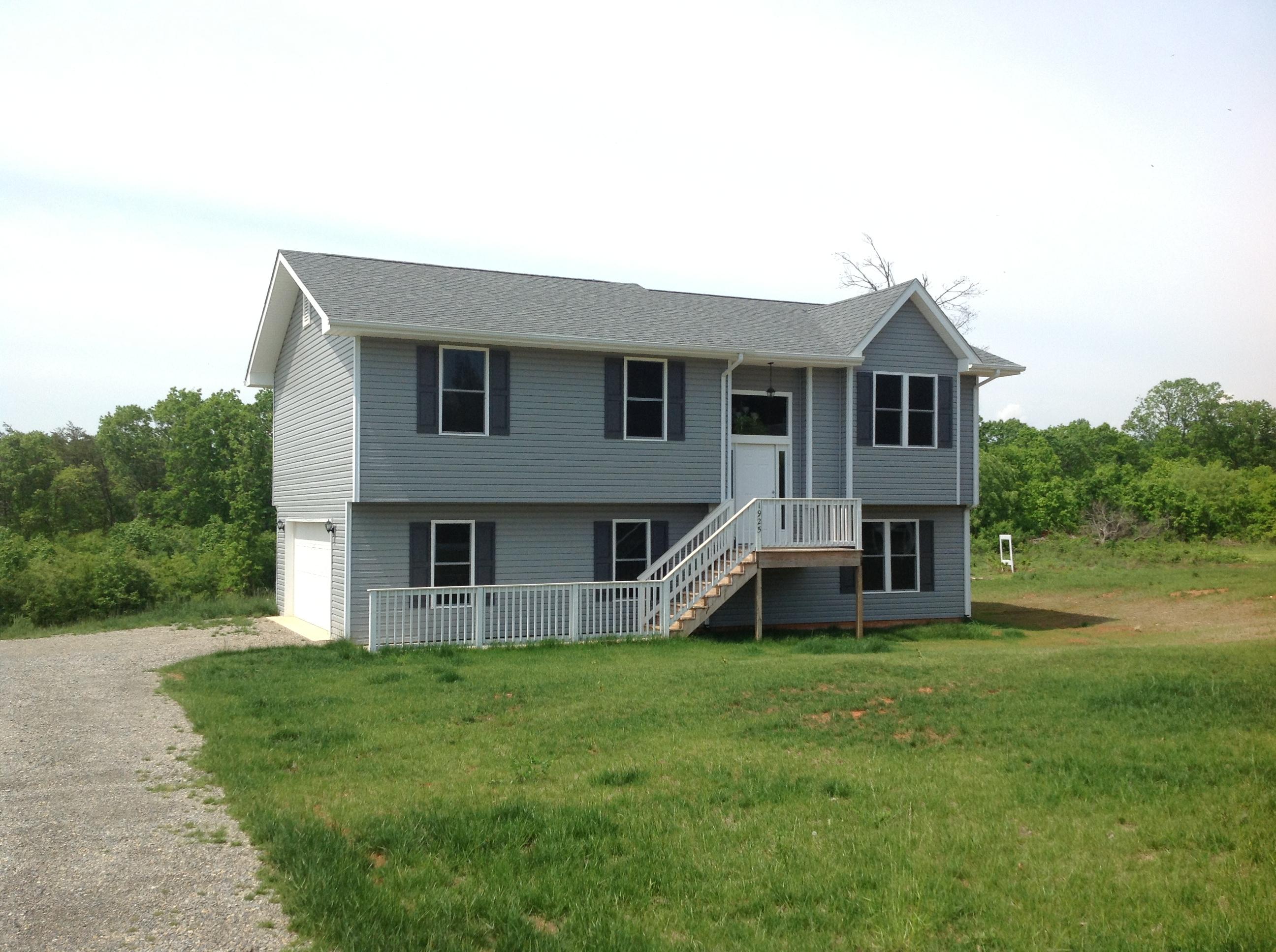 1925 Diamond Hill Road Moneta, VA 24121 - Photo 1 of 9 Front View