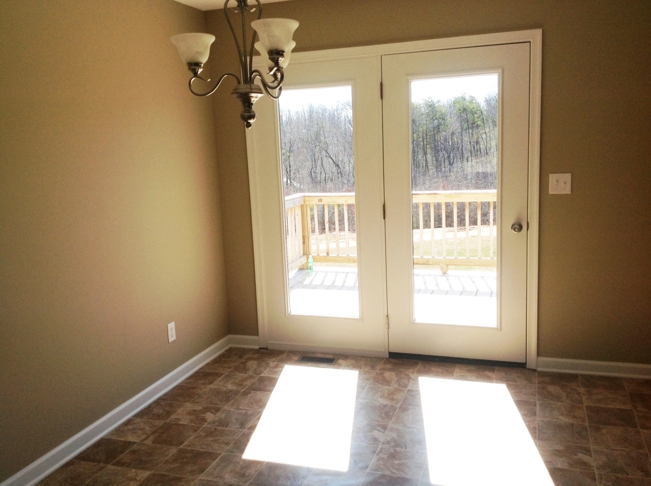 1925 Diamond Hill Road Moneta, VA 24121 - Photo 5 of 9 Dining Area
