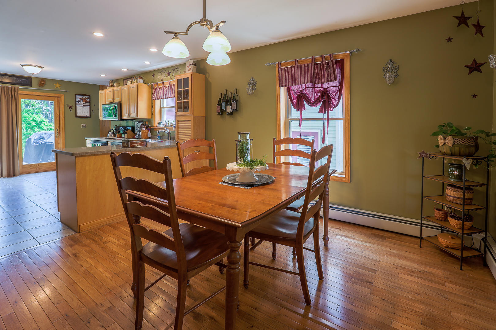 139 Boston Road Winterport, ME 04496 - Photo 17 of 44 diningroom3