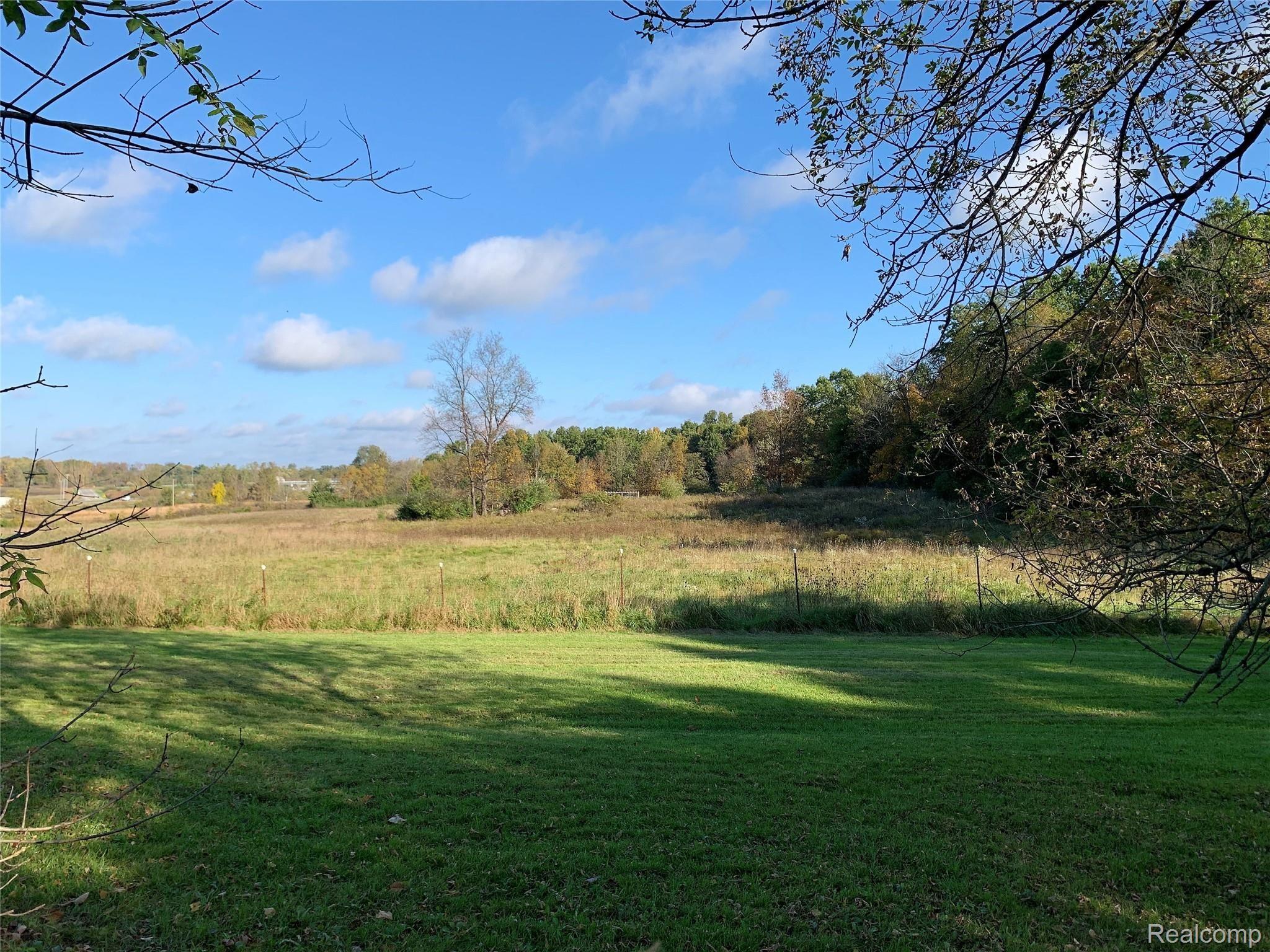 6268 Runyan Lake Road Fenton, MI 48430 - Photo 17 of 31 Photo Oct 13, 10 18 10 AM.jpg