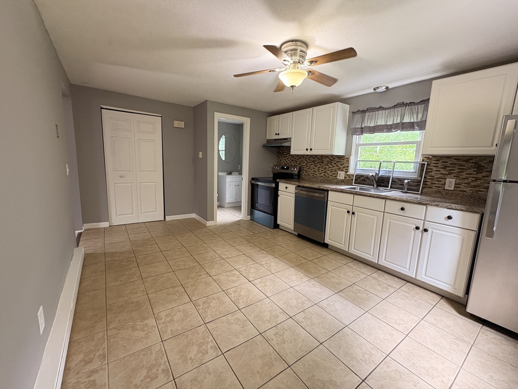 49 Riverton Road, Unit 49 Springfield, MA 01109 - Photo 10 of 25