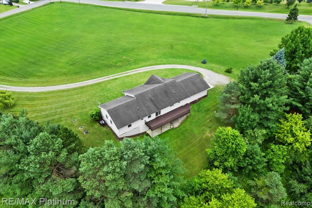 6893 Sanford Road Howell, MI 48855 - Photo 40 of 44