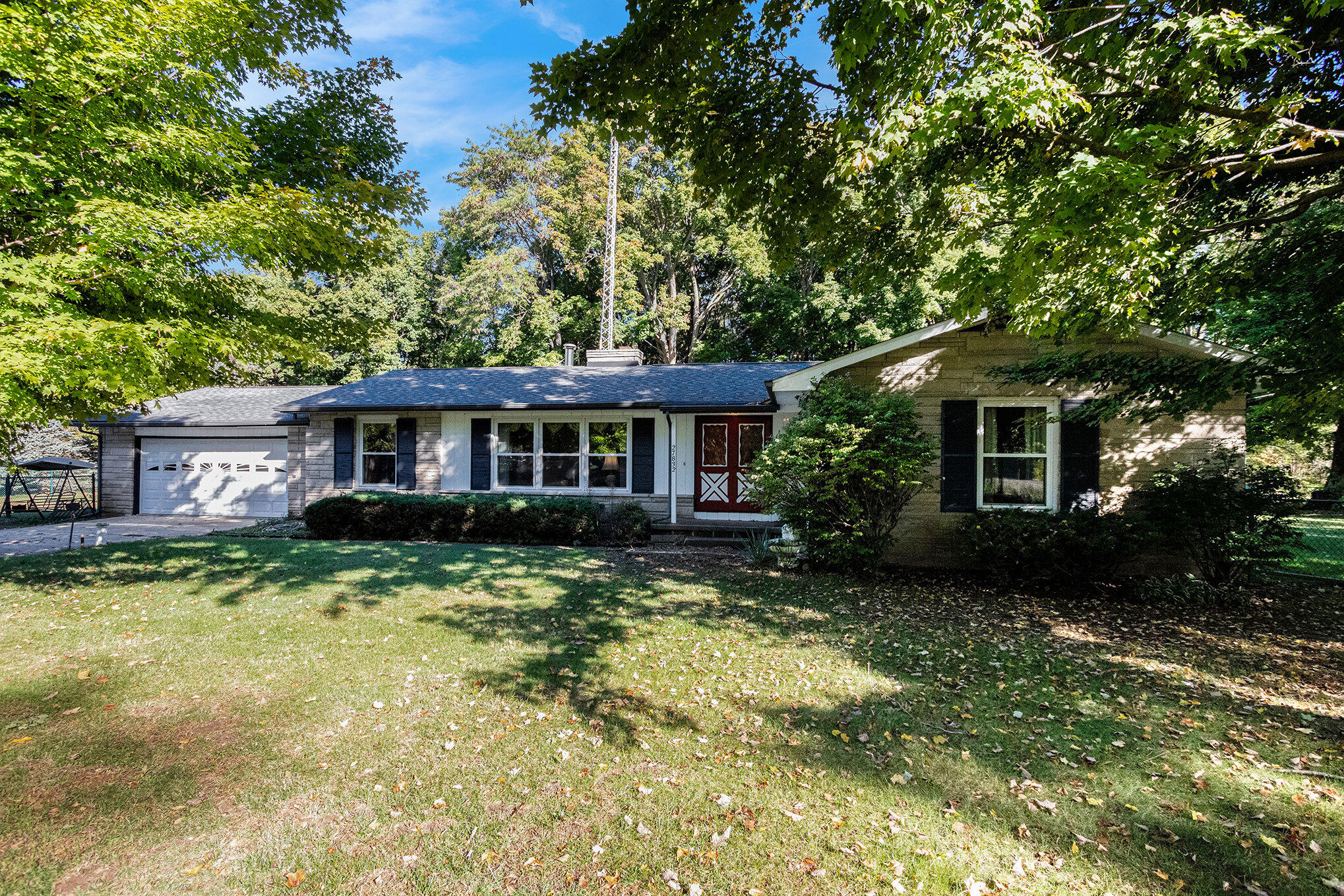 EXTERIOR - ROAD SIDE