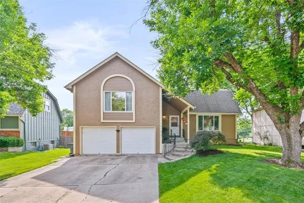 $335,000 | 1428 South Scarborough Street, Olathe, KS 66062