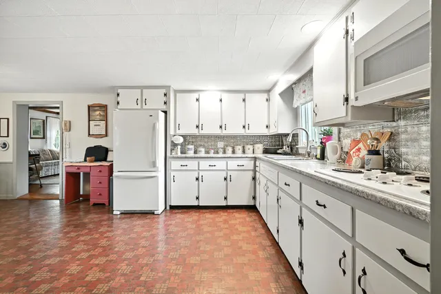 $449,000 | 574 Howes Corner Road, Turner, ME 04282