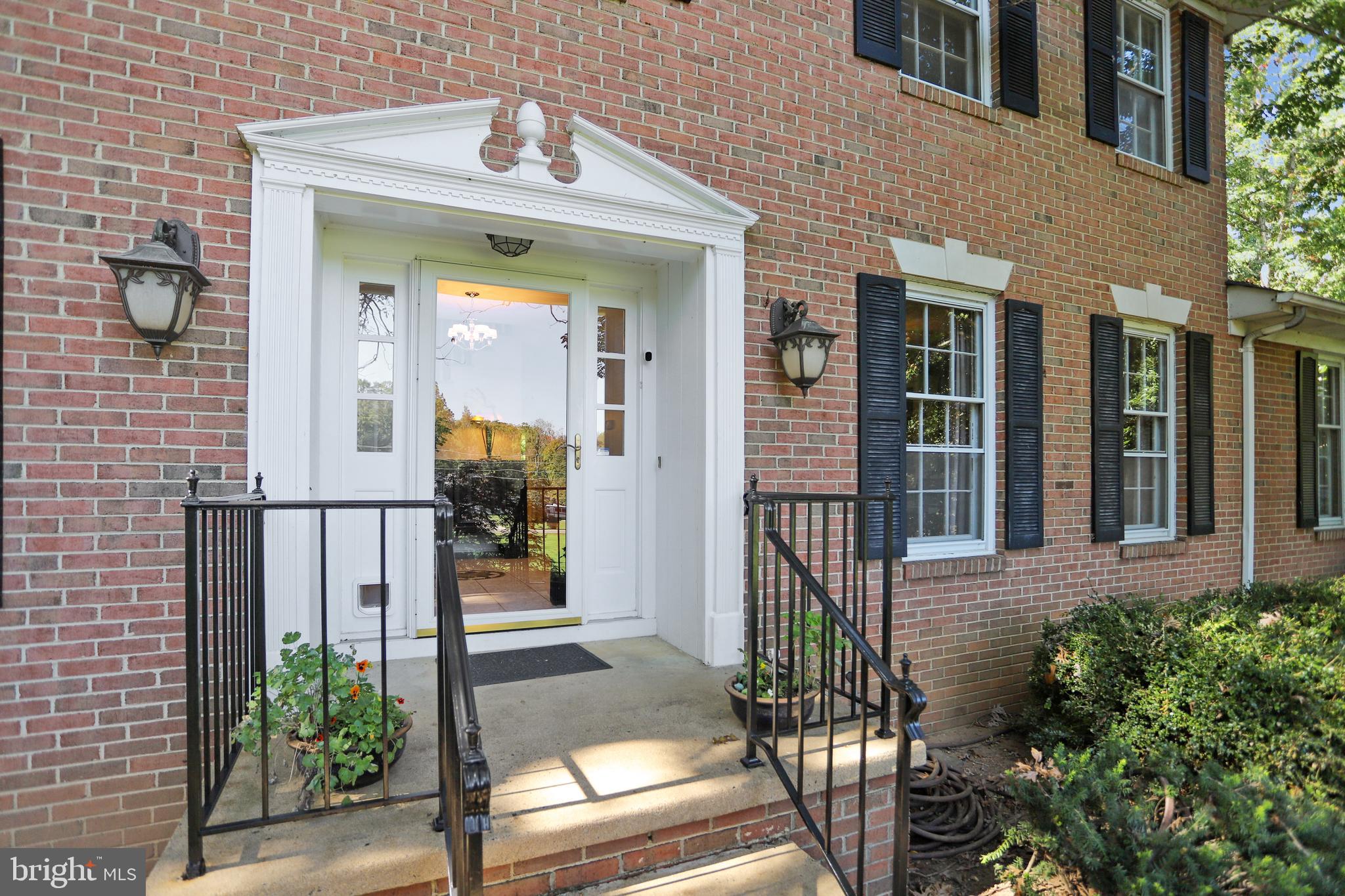 7342 Forrest Road Warrenton, VA 20187 - Photo 3 of 80 Front door