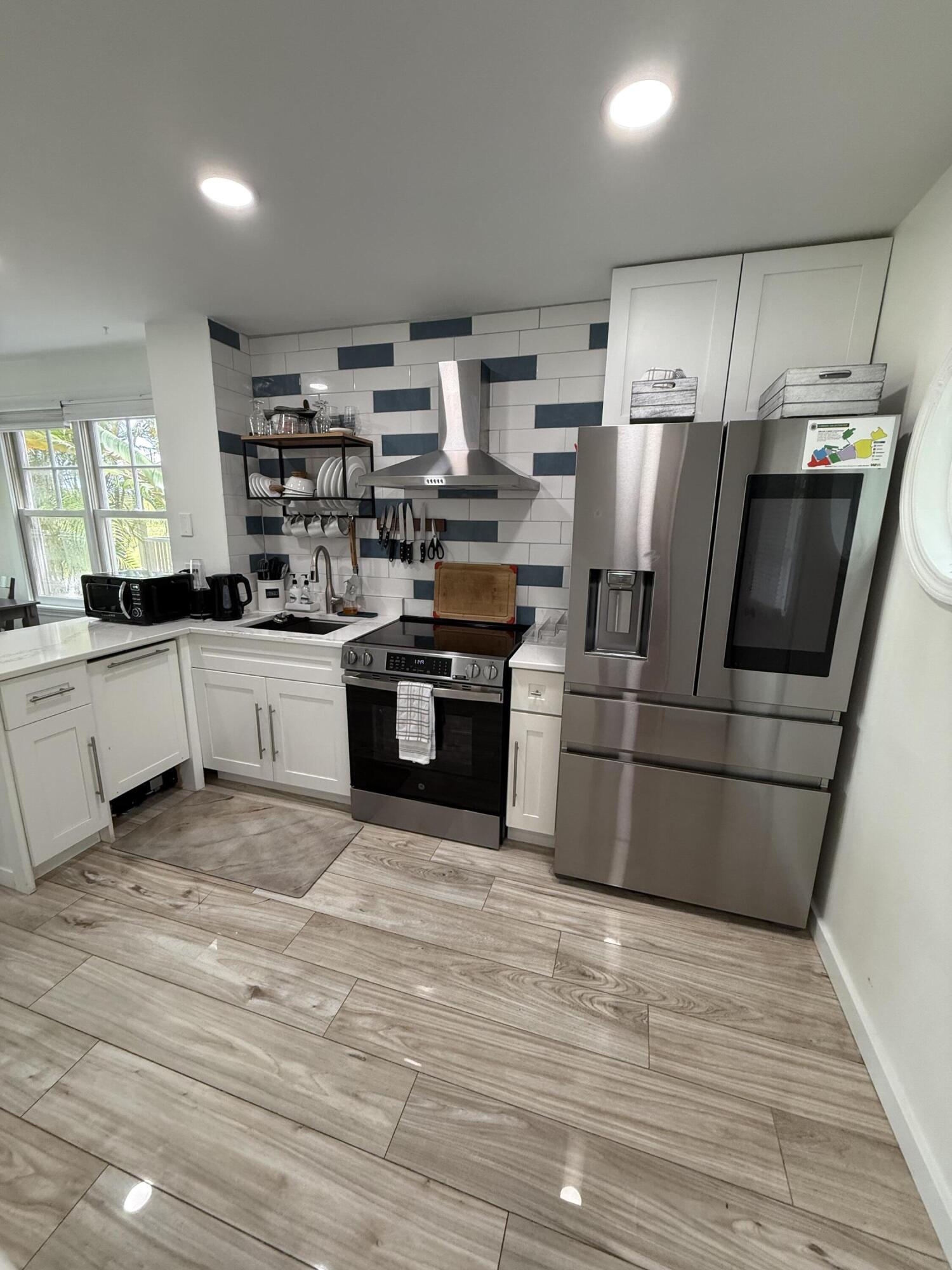 20 Merganser Lane Key West, FL 33040 - Photo 3 of 28 IMG_0992 2