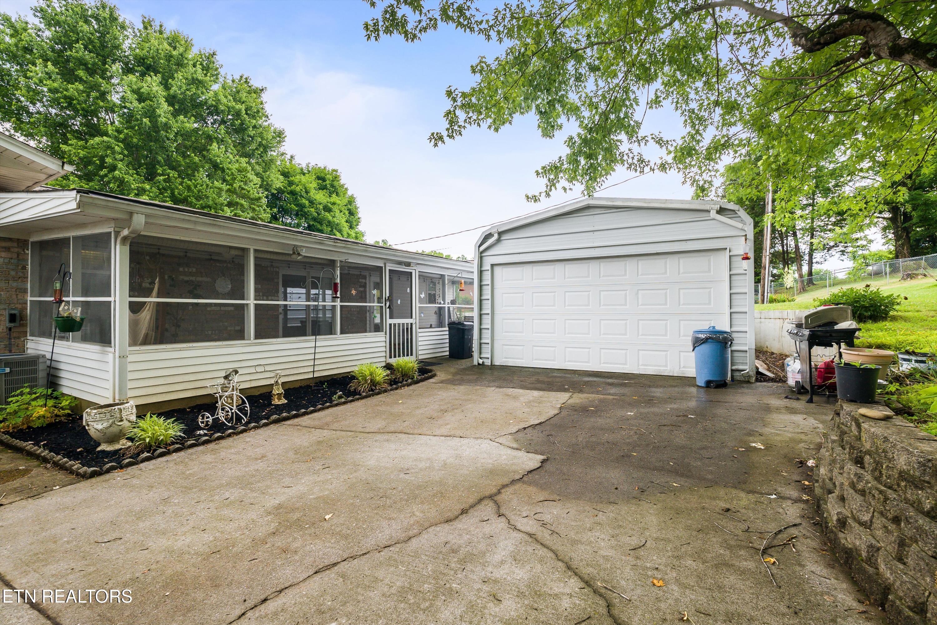 905 North E End Road Strawberry Plains, TN 37871 - Photo 44 of 57 49-905NE_EndRd-49
