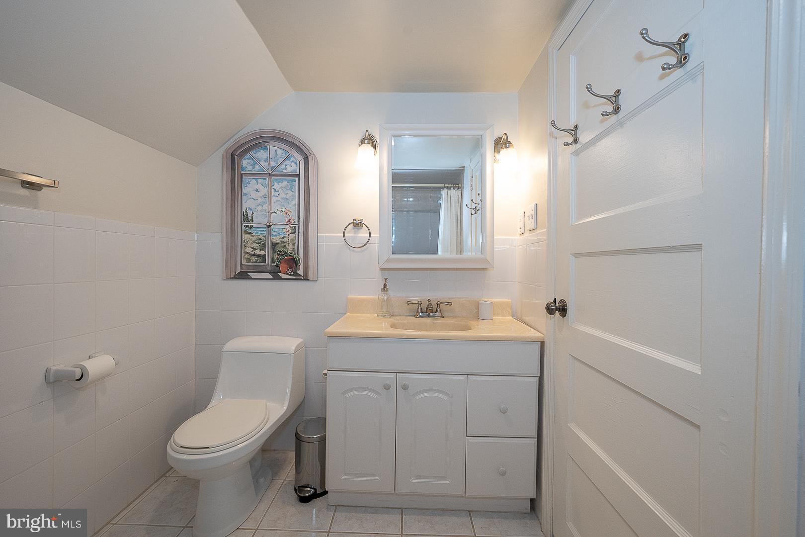 124 Grandview Road Ardmore, PA 19003 - Photo 43 of 65 3rd Floor Bath