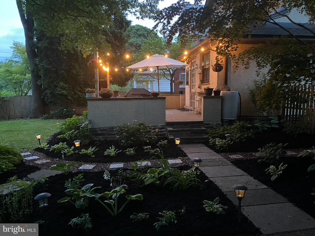 124 Grandview Road Ardmore, PA 19003 - Photo 61 of 65 a front view of a house with yard and green space