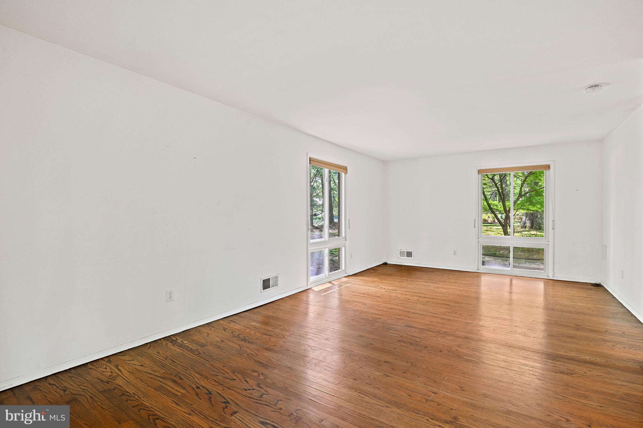 12008 Whip Road Reston, VA 20191 - Photo 9 of 48 Spacious living room with hardwoods.