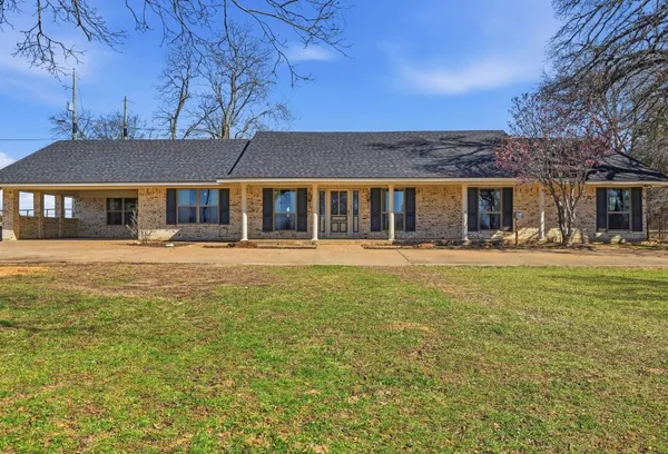$720,000 | 810 West Pine Street, Winnsboro, TX 75494