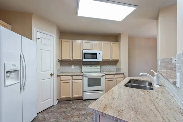 $1,800 | 7704 Plateau Cove, Lago Vista, TX 78645