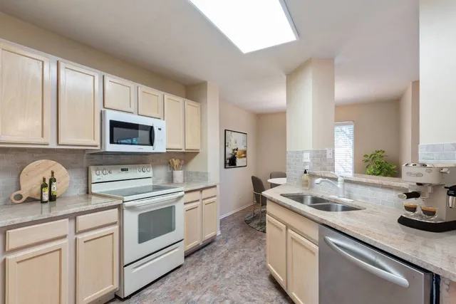 $1,800 | 7704 Plateau Cove, Lago Vista, TX 78645