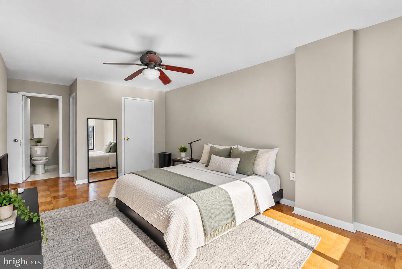 2501 Calvert Street Northwest, Unit 409 Washington, DC 20008 - Photo 9 of 18 Gallery Image 9