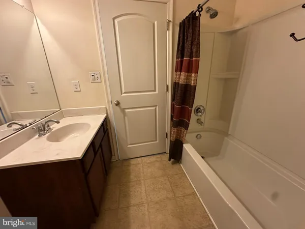 $2,800 | 103 Russell Lane, Newark, DE 19711