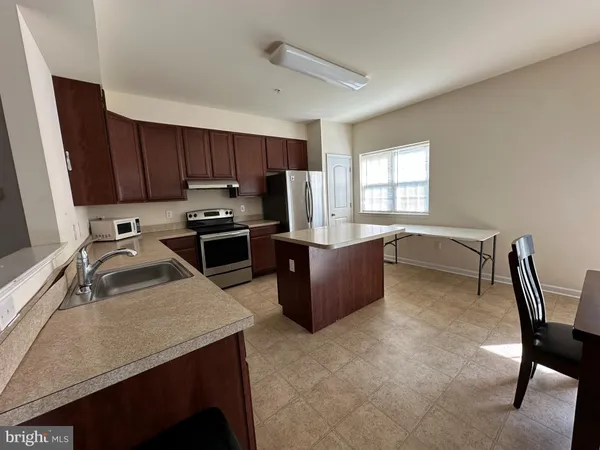 $2,800 | 103 Russell Lane, Newark, DE 19711