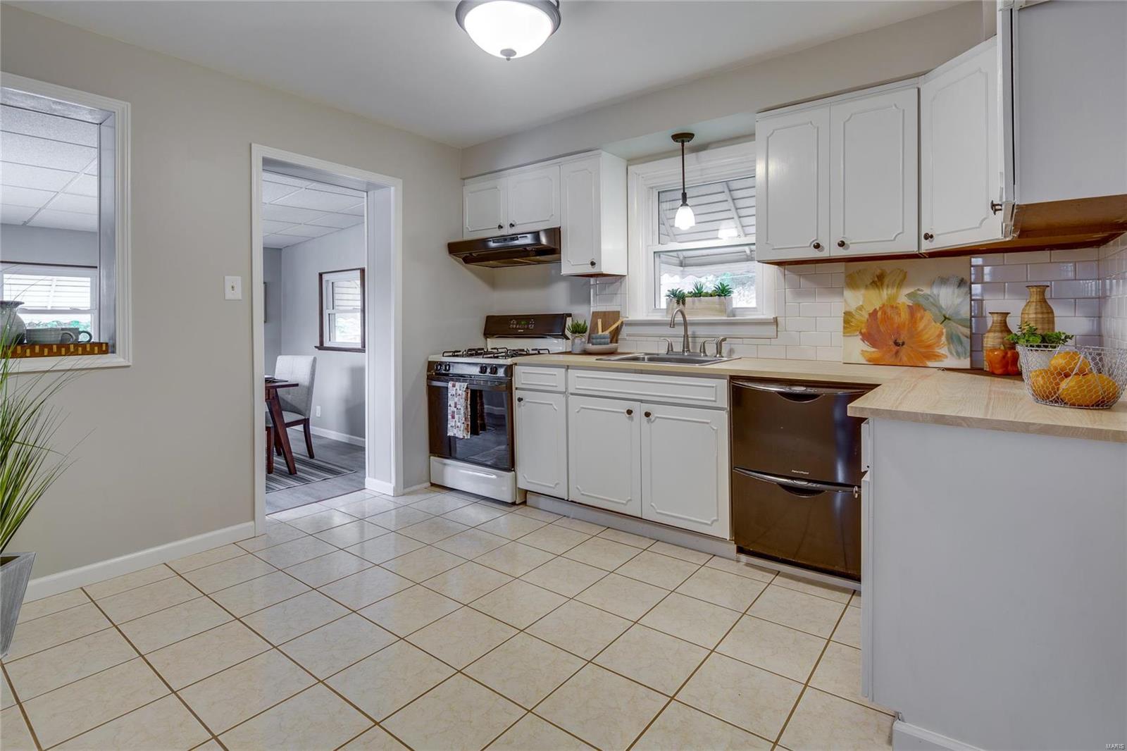 2016 Telegraph Road St. Louis, MO 63125 - Photo 6 of 28 Gallery Image 6