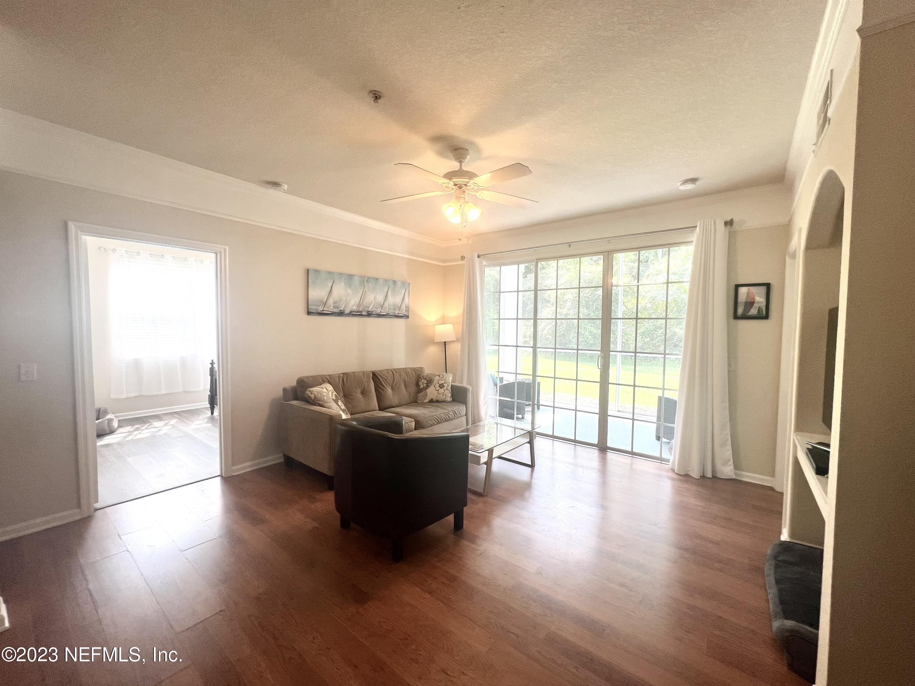 8550 Touchton Road, Unit 1812 Jacksonville, FL 32216 - Photo 3 of 30 Living Room