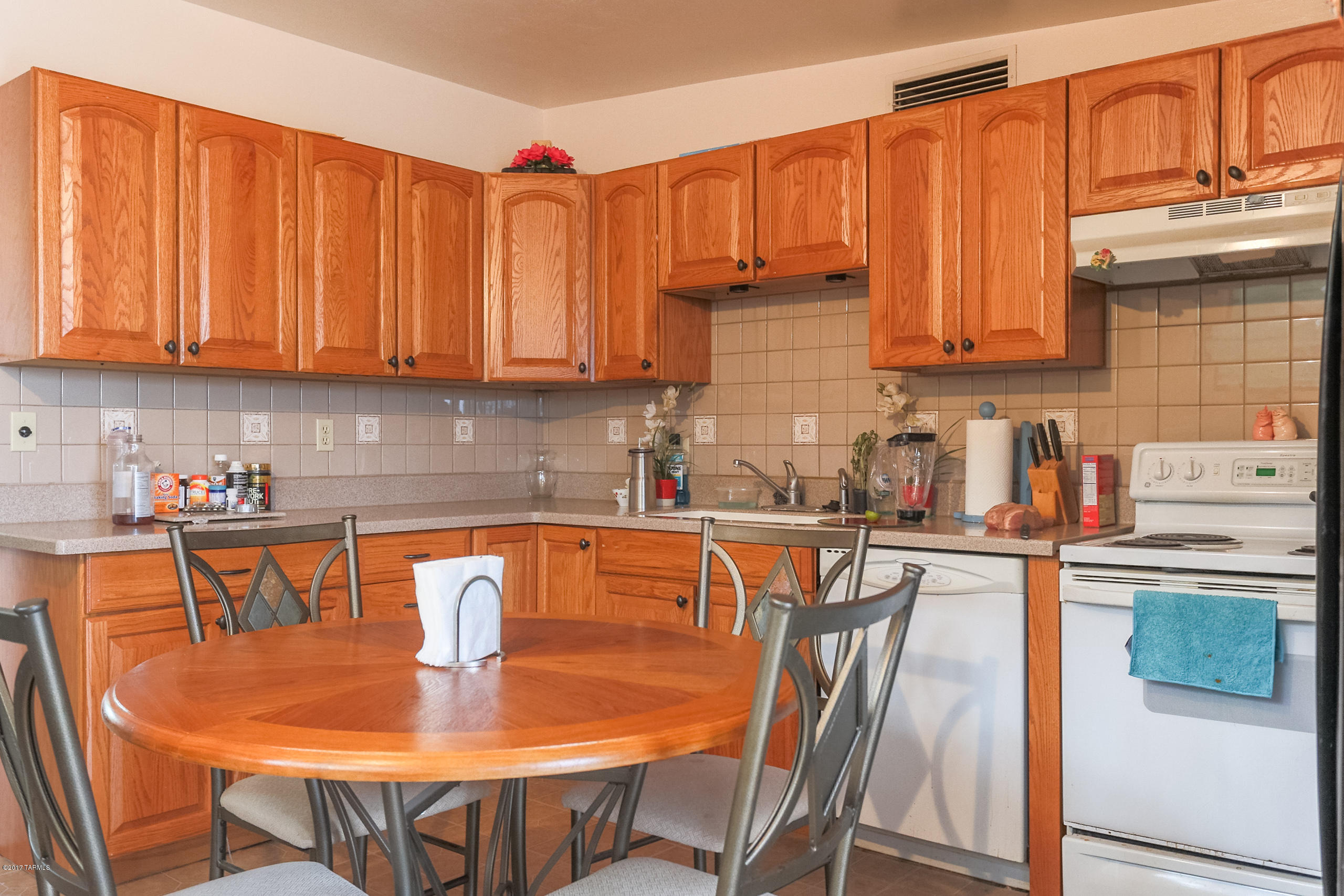 1847 West Caravelle Road Tucson, AZ 85713 - Photo 5 of 11 Gallery Image 5