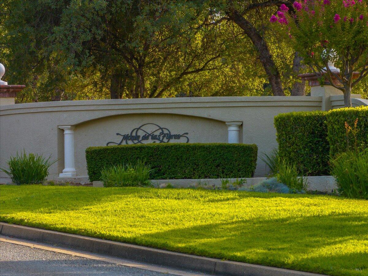 15888 El Camino Robles Road Redding, CA 96001 - Photo 5 of 32 1-Gate Entry (3 of 7)