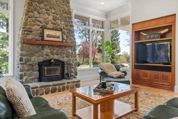 $1,495,000 | 15888 El Camino Robles Road, Redding, CA 96001
