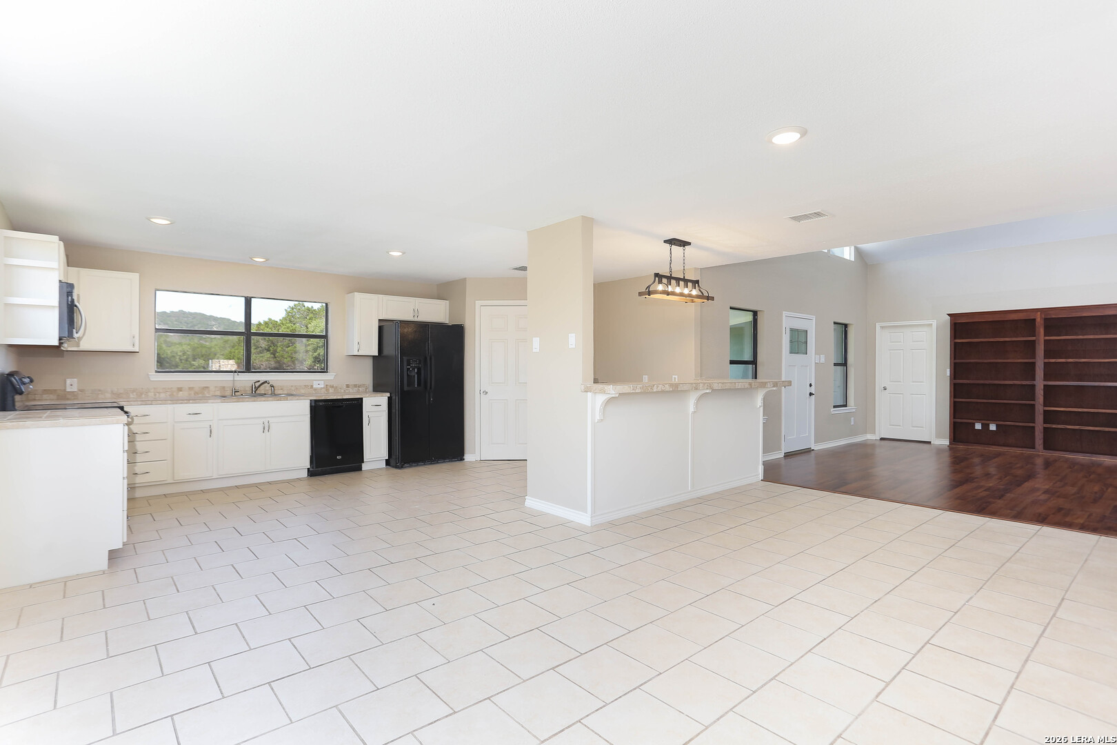 693 Snake Road Pipe Creek, TX 78063 - Photo 11 of 30